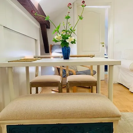 Apartman Amidst Nature-riverdale, North Of Munich *